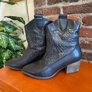 Short Cowboy Boots size 40